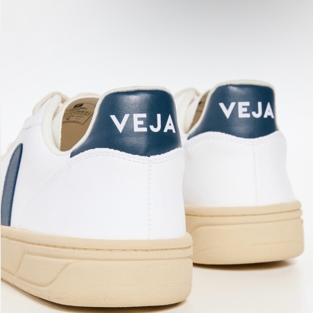 Veja V-10 Sneakers NWB